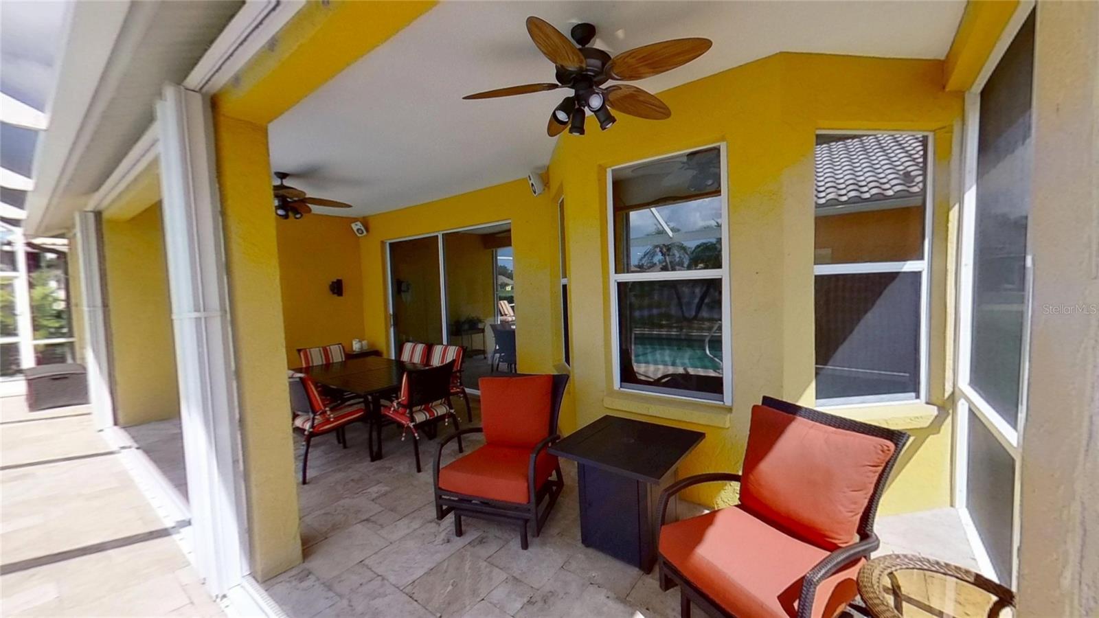 PELICAN POINTE GOLF & COUNTRY CLUB - Residential