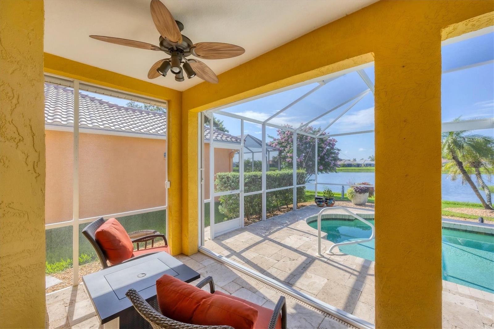 PELICAN POINTE GOLF & COUNTRY CLUB - Residential
