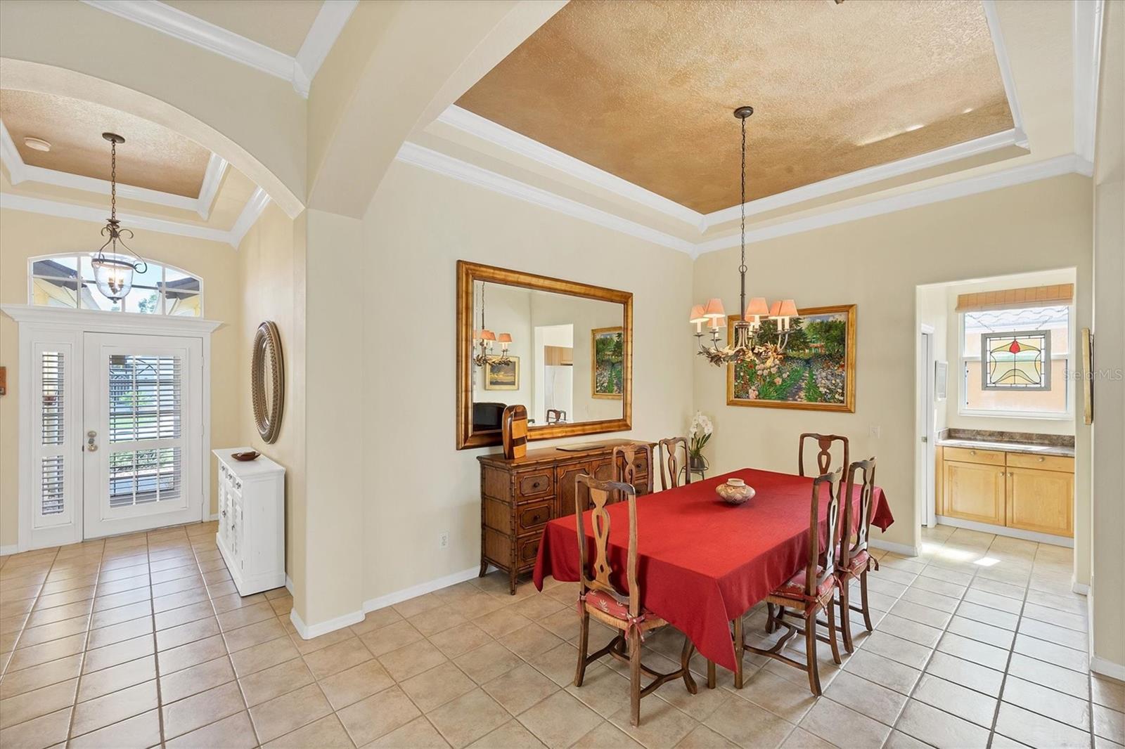 PELICAN POINTE GOLF & COUNTRY CLUB - Residential