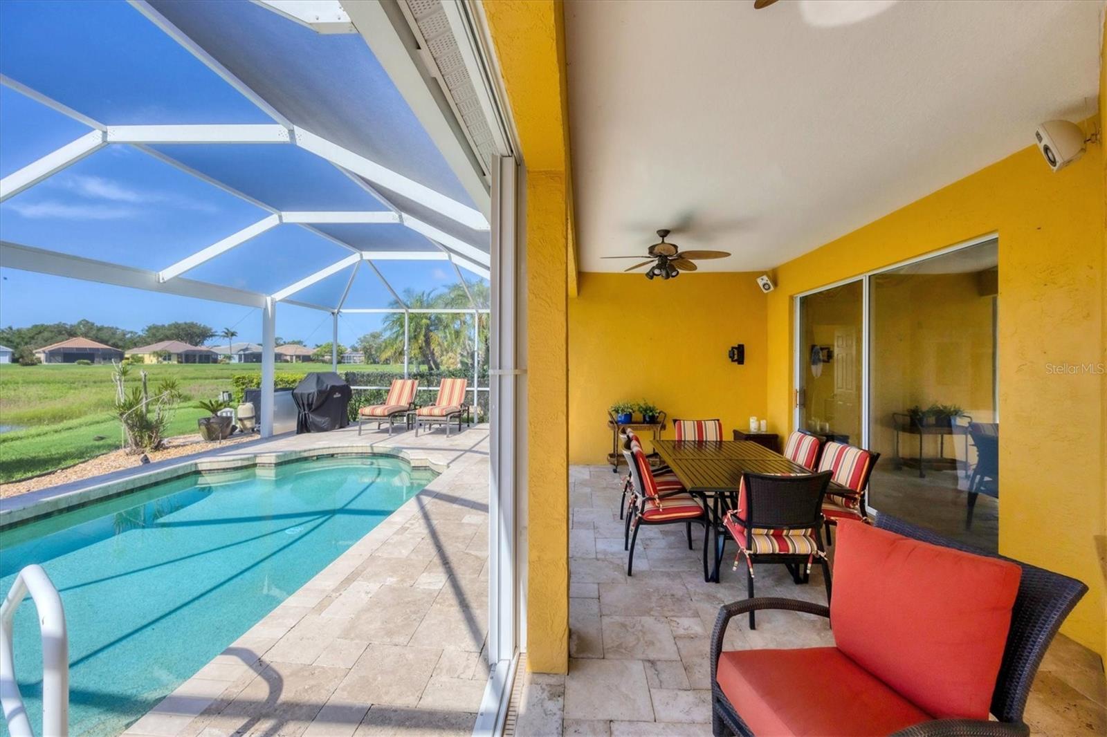 PELICAN POINTE GOLF & COUNTRY CLUB - Residential