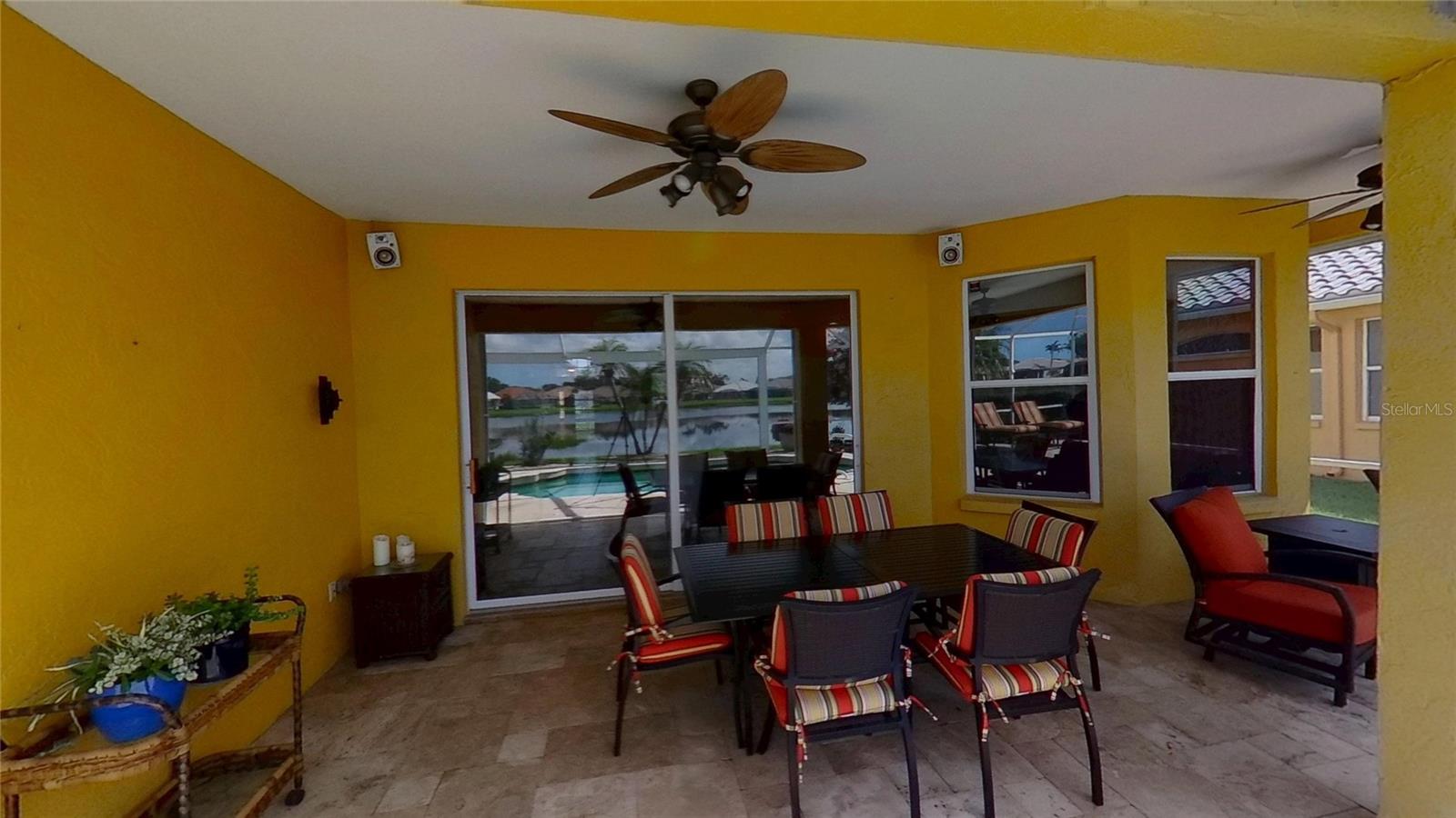 PELICAN POINTE GOLF & COUNTRY CLUB - Residential