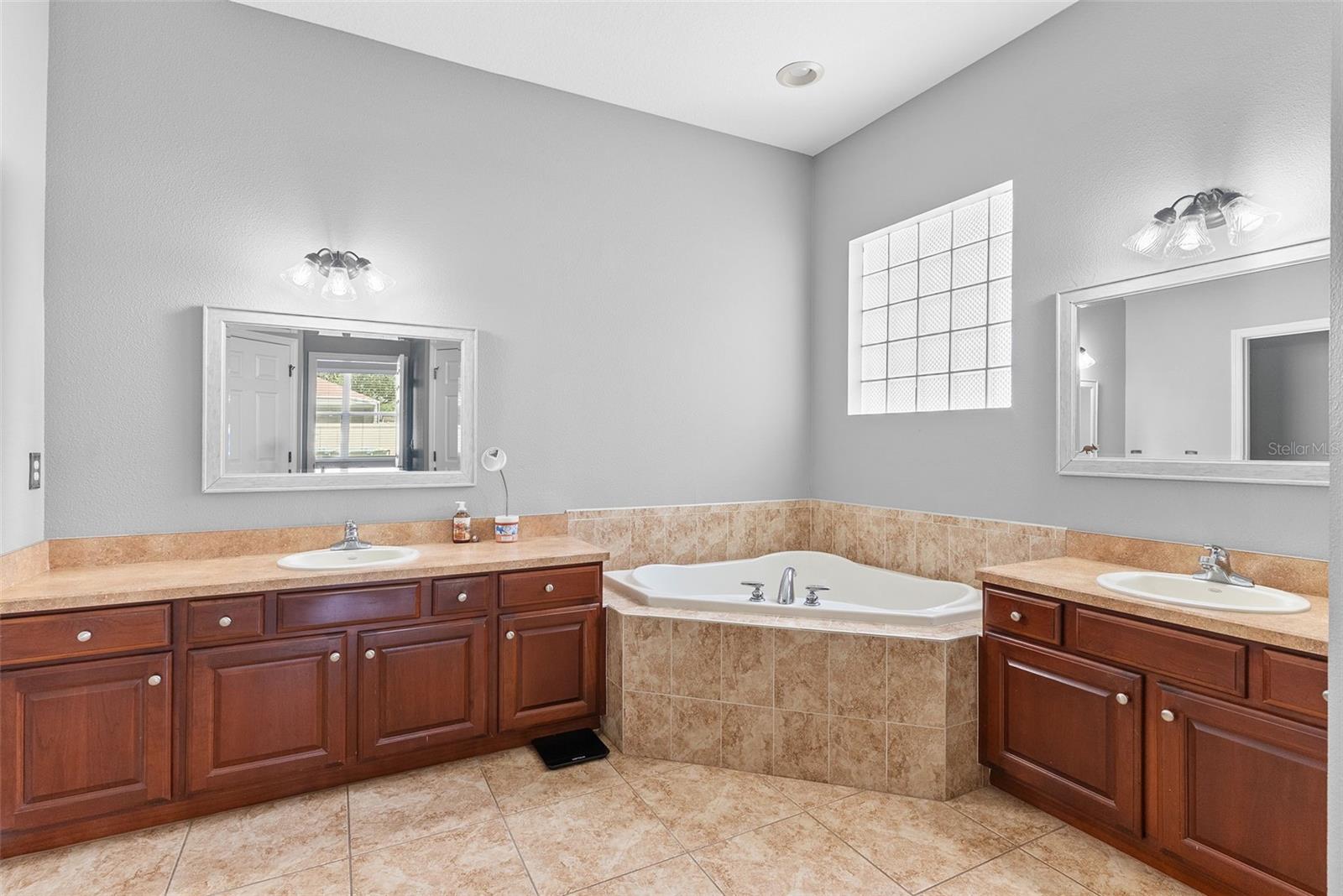 ALAMANDA - Residential