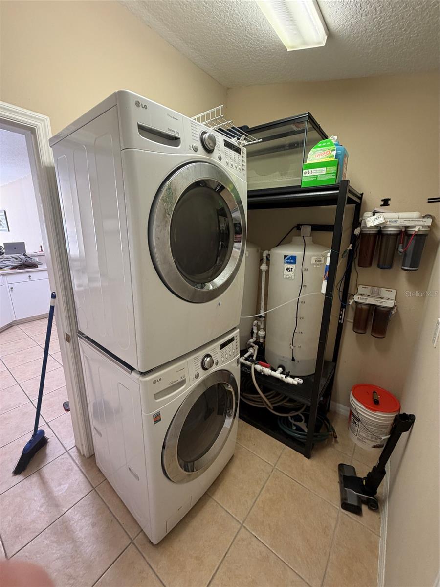 LEXINGTON COMMONS - Residential