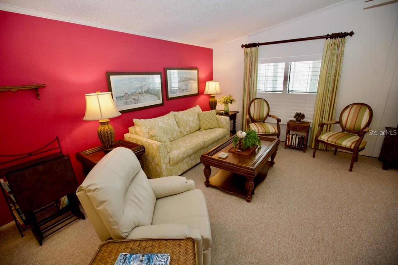 COUNTRY CLUB ESTATES - Residential