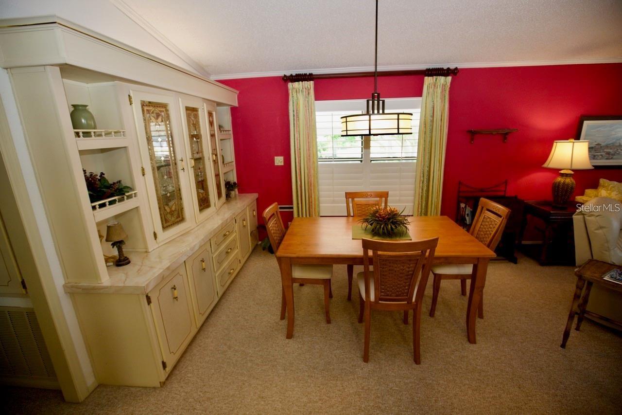 COUNTRY CLUB ESTATES - Residential