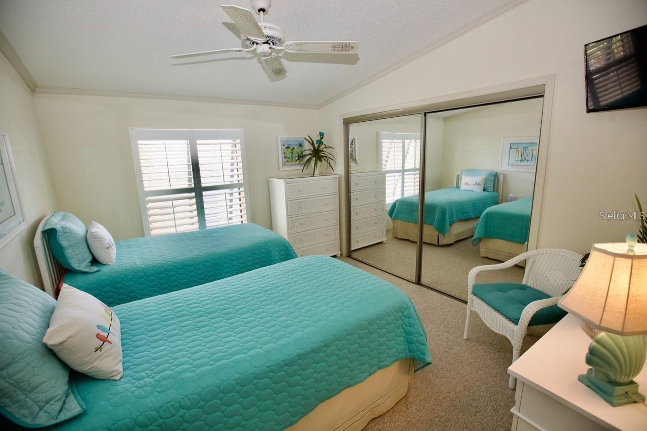 COUNTRY CLUB ESTATES - Residential