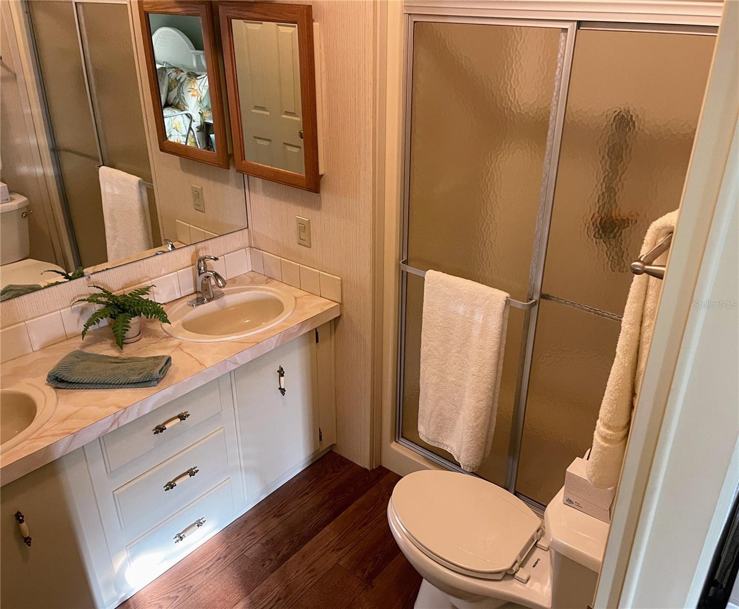 COUNTRY CLUB ESTATES - Residential