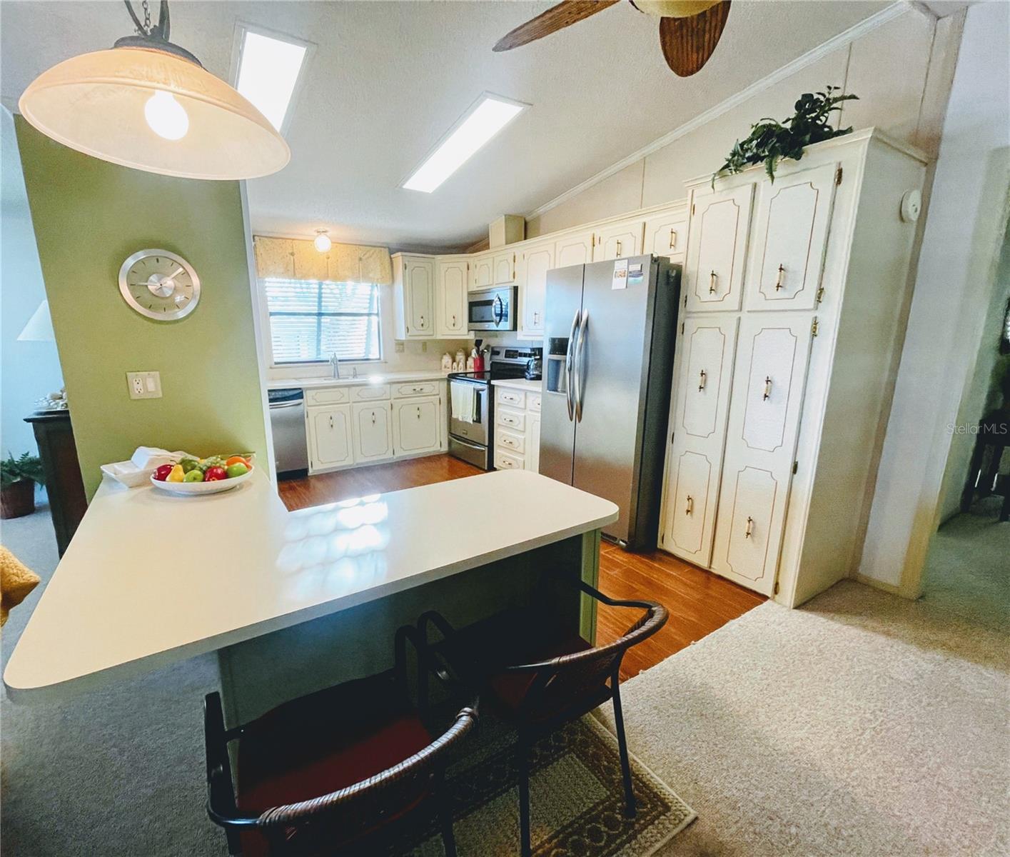 COUNTRY CLUB ESTATES - Residential