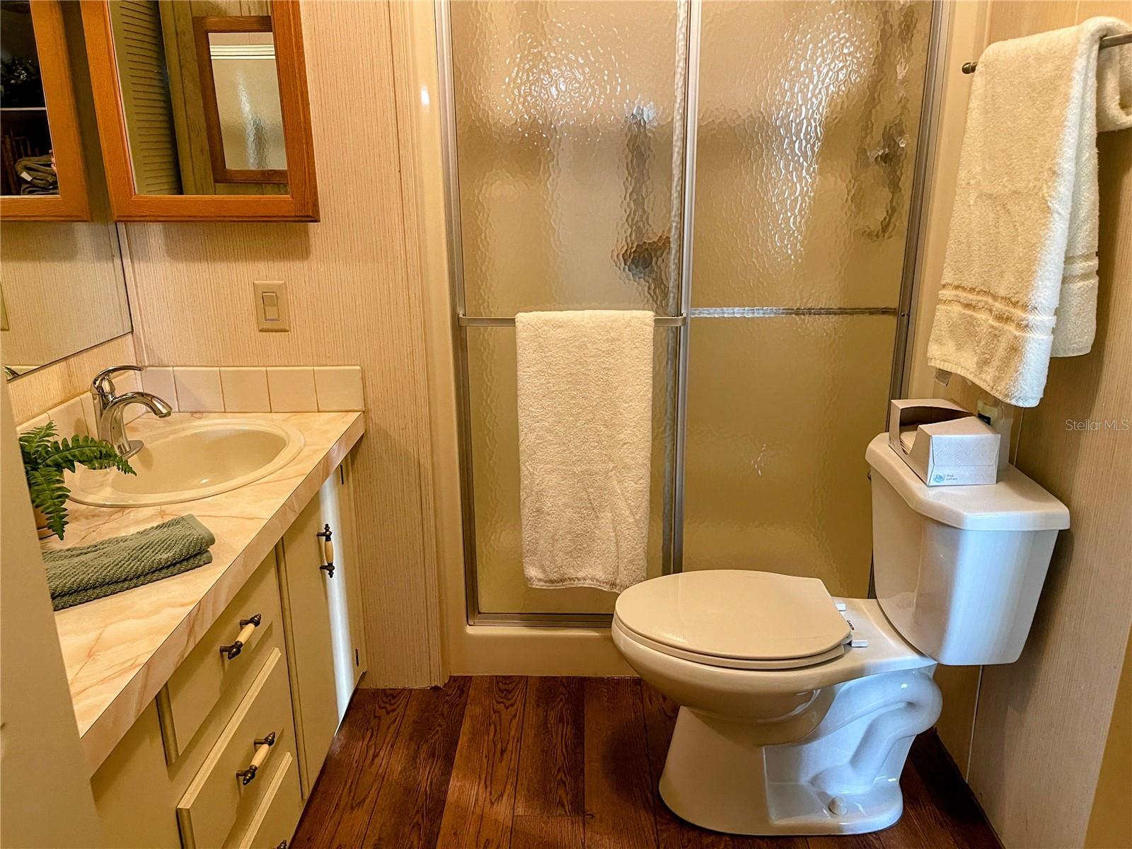 COUNTRY CLUB ESTATES - Residential