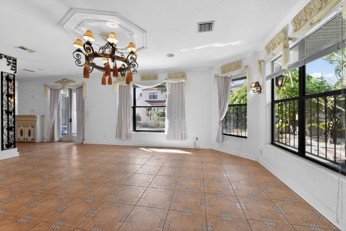 VENEZIA PARK SEC OF VENICE - Residential