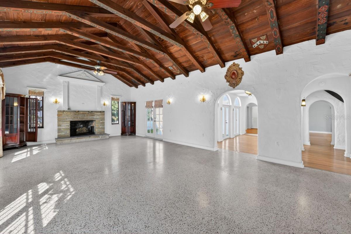 VENEZIA PARK SEC OF VENICE - Residential