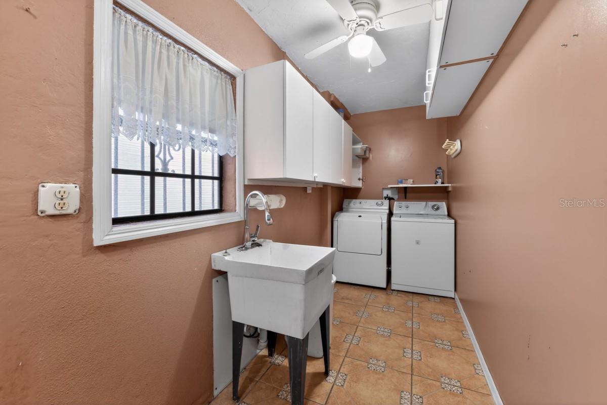 VENEZIA PARK SEC OF VENICE - Residential