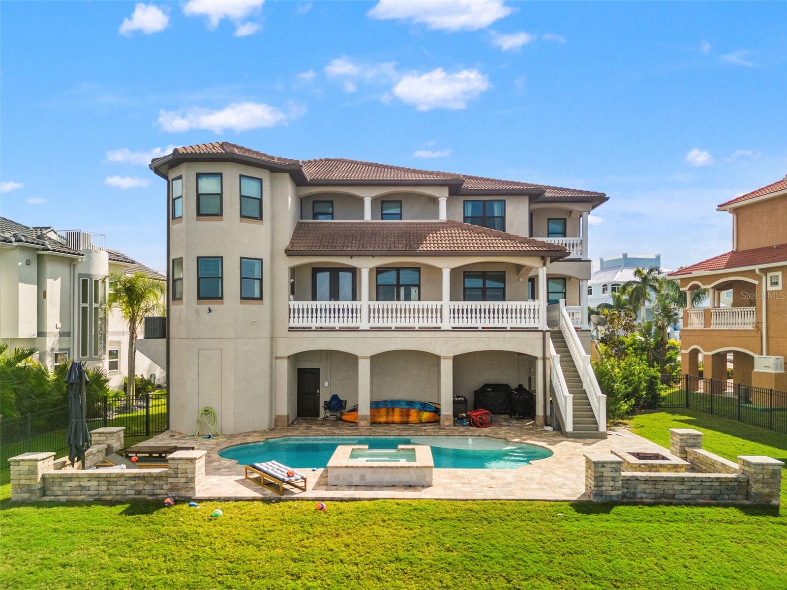 HARBORPOINTE - Residential