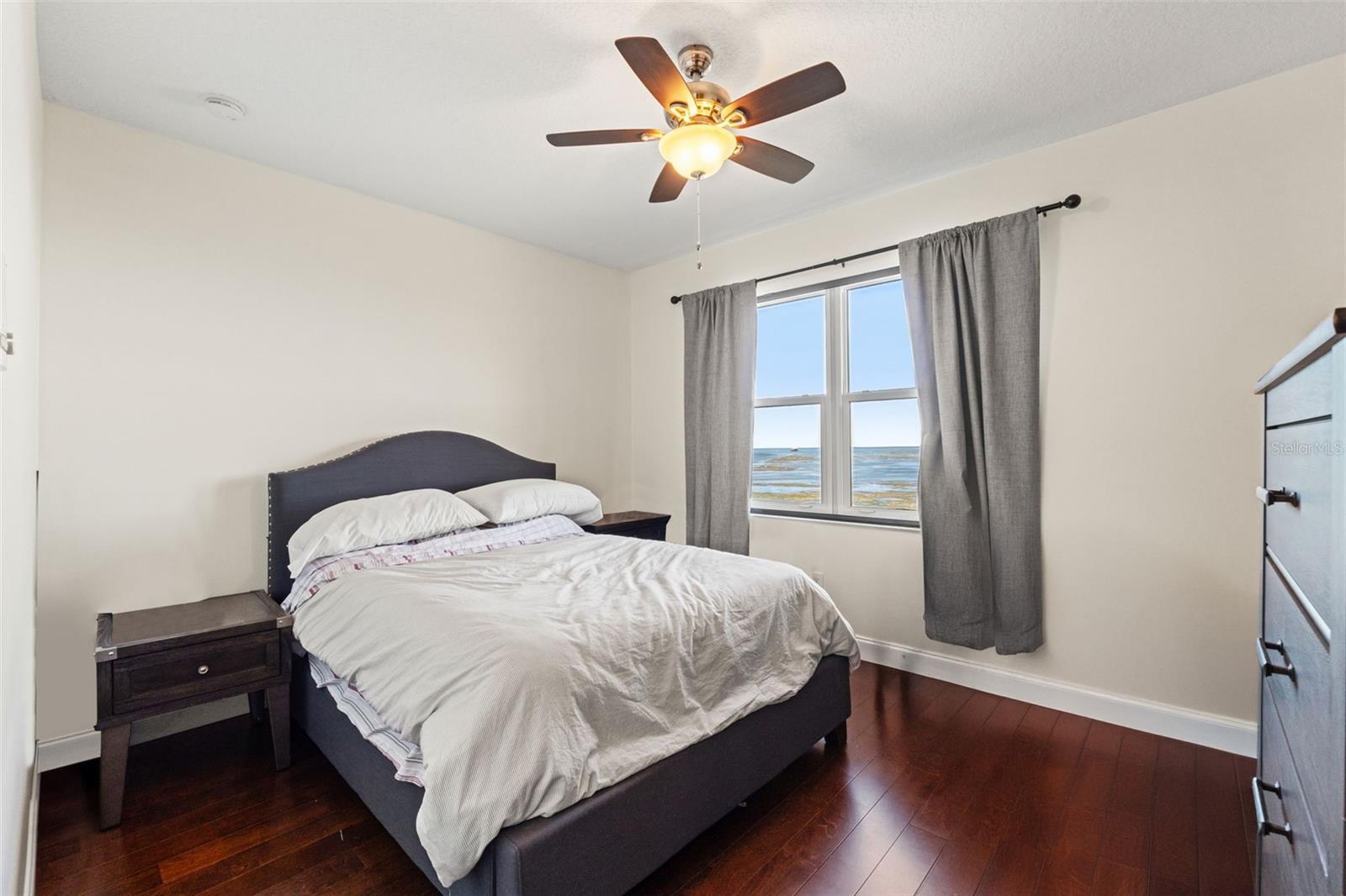 HARBORPOINTE - Residential