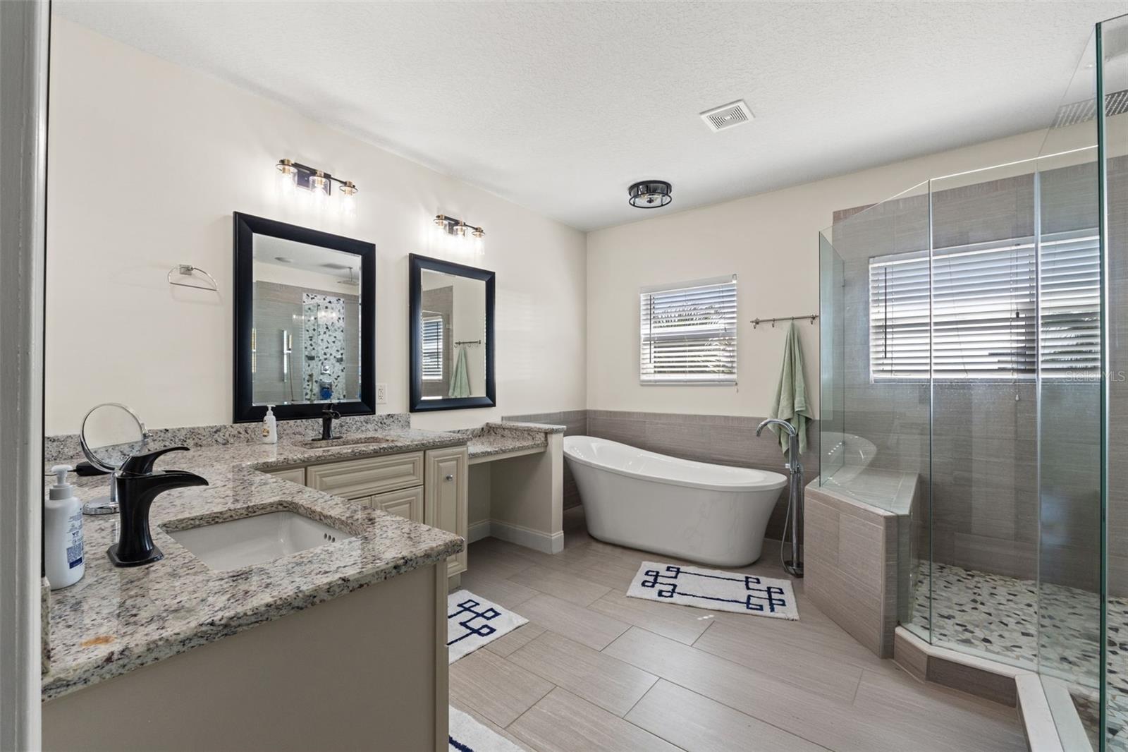 HARBORPOINTE - Residential