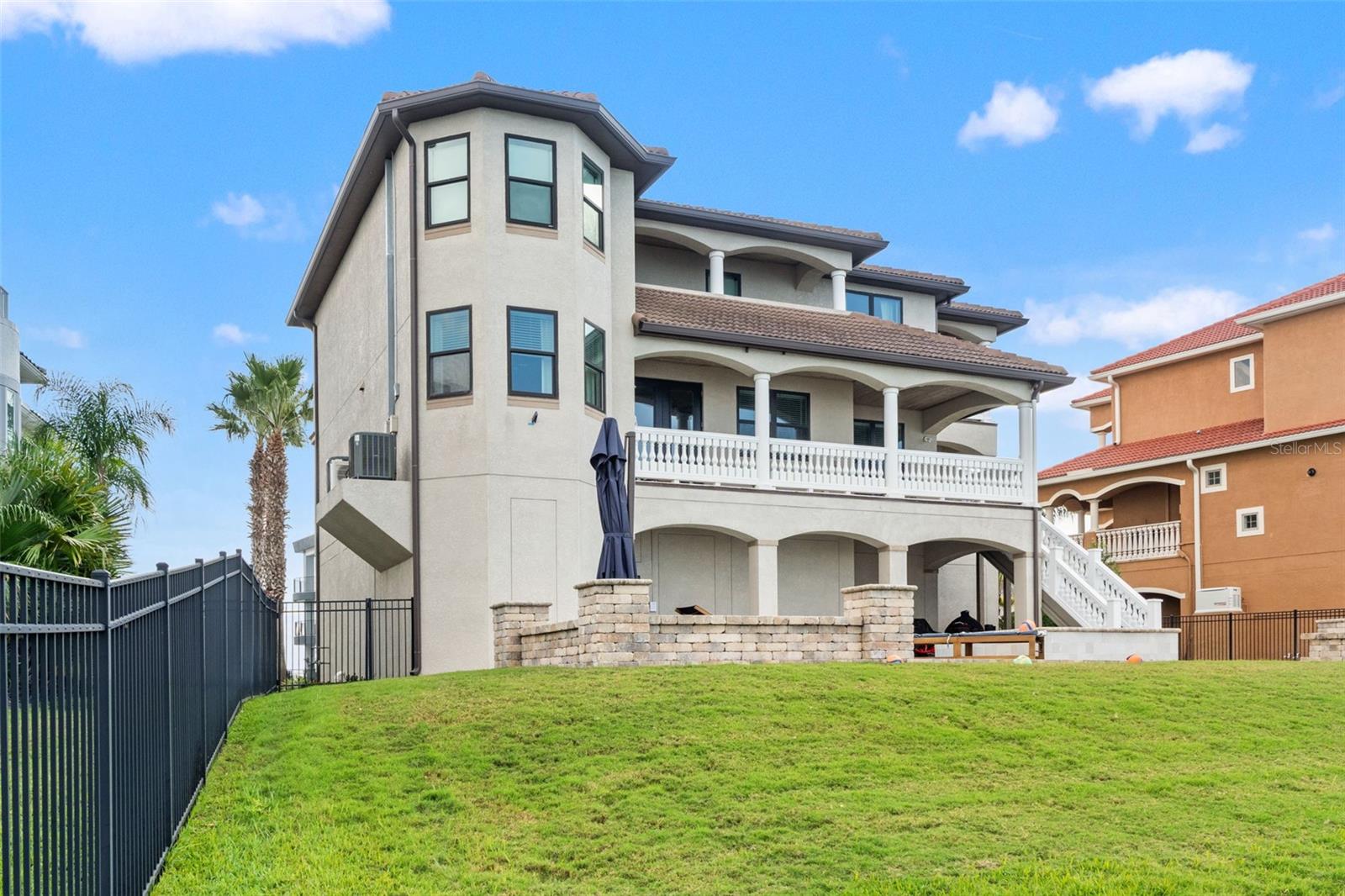 HARBORPOINTE - Residential