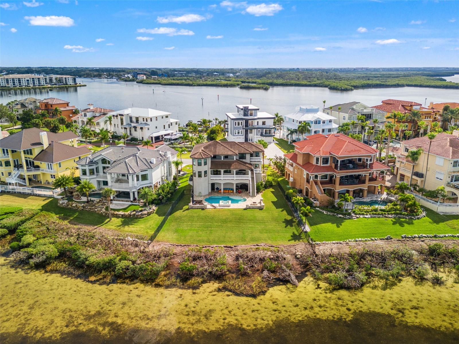 HARBORPOINTE - Residential