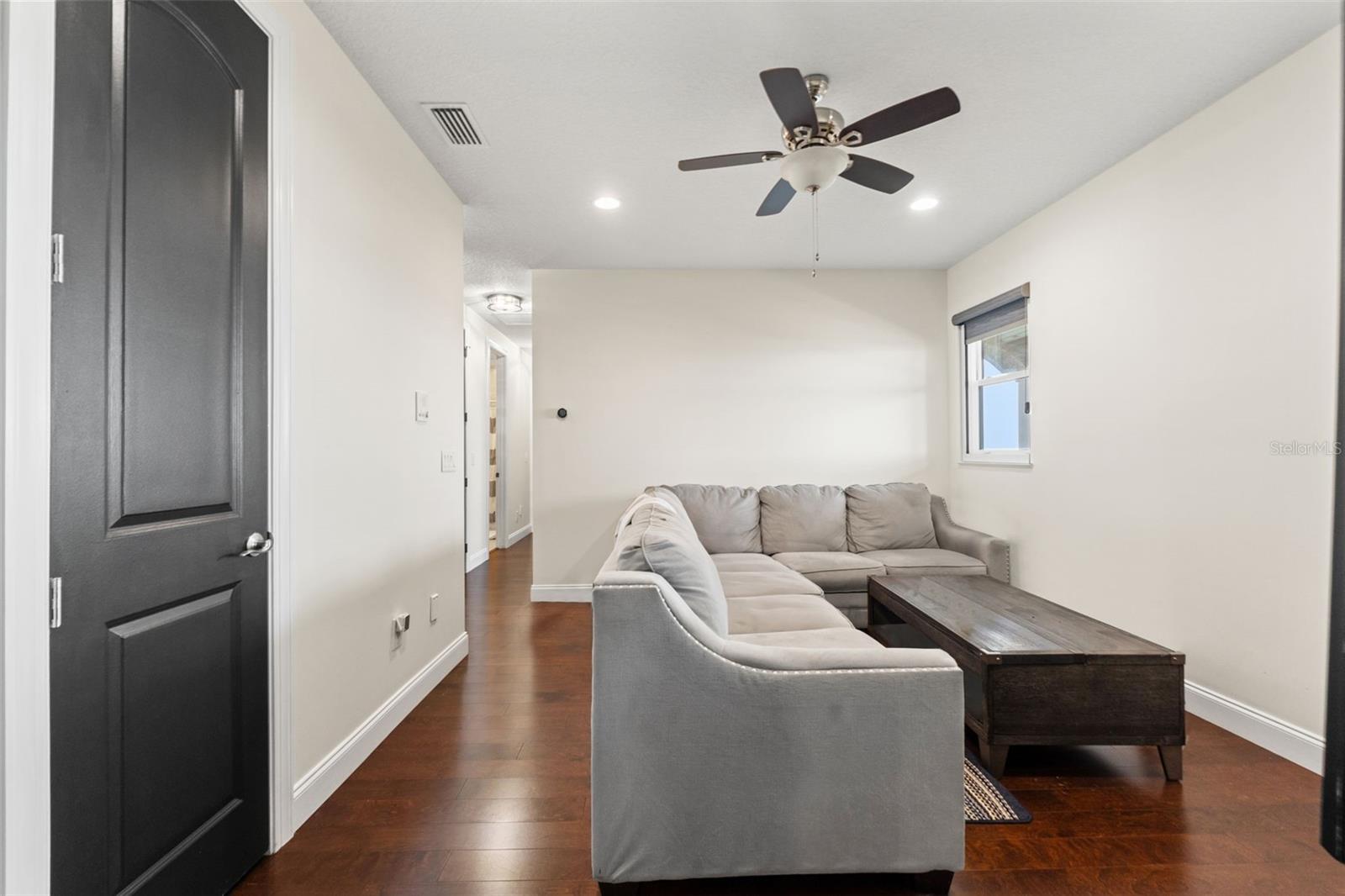 HARBORPOINTE - Residential