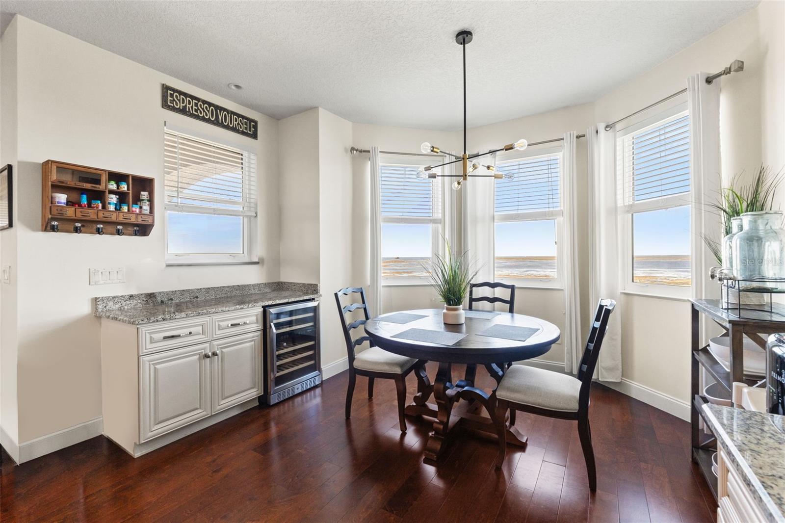 HARBORPOINTE - Residential