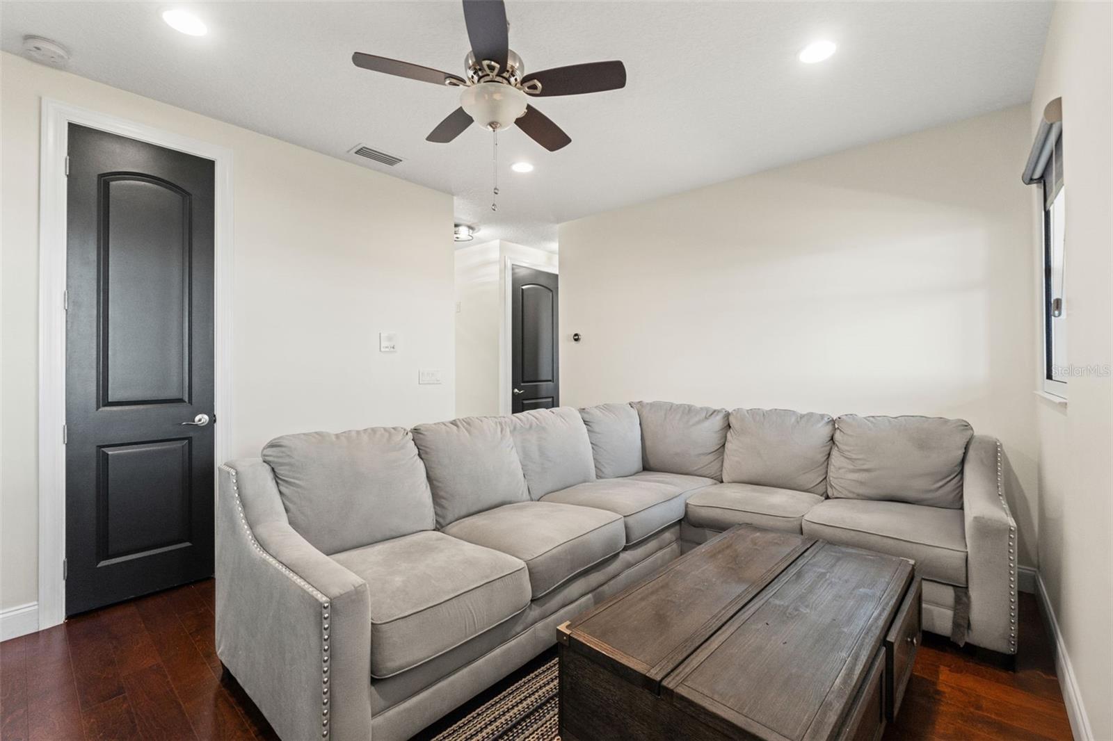 HARBORPOINTE - Residential