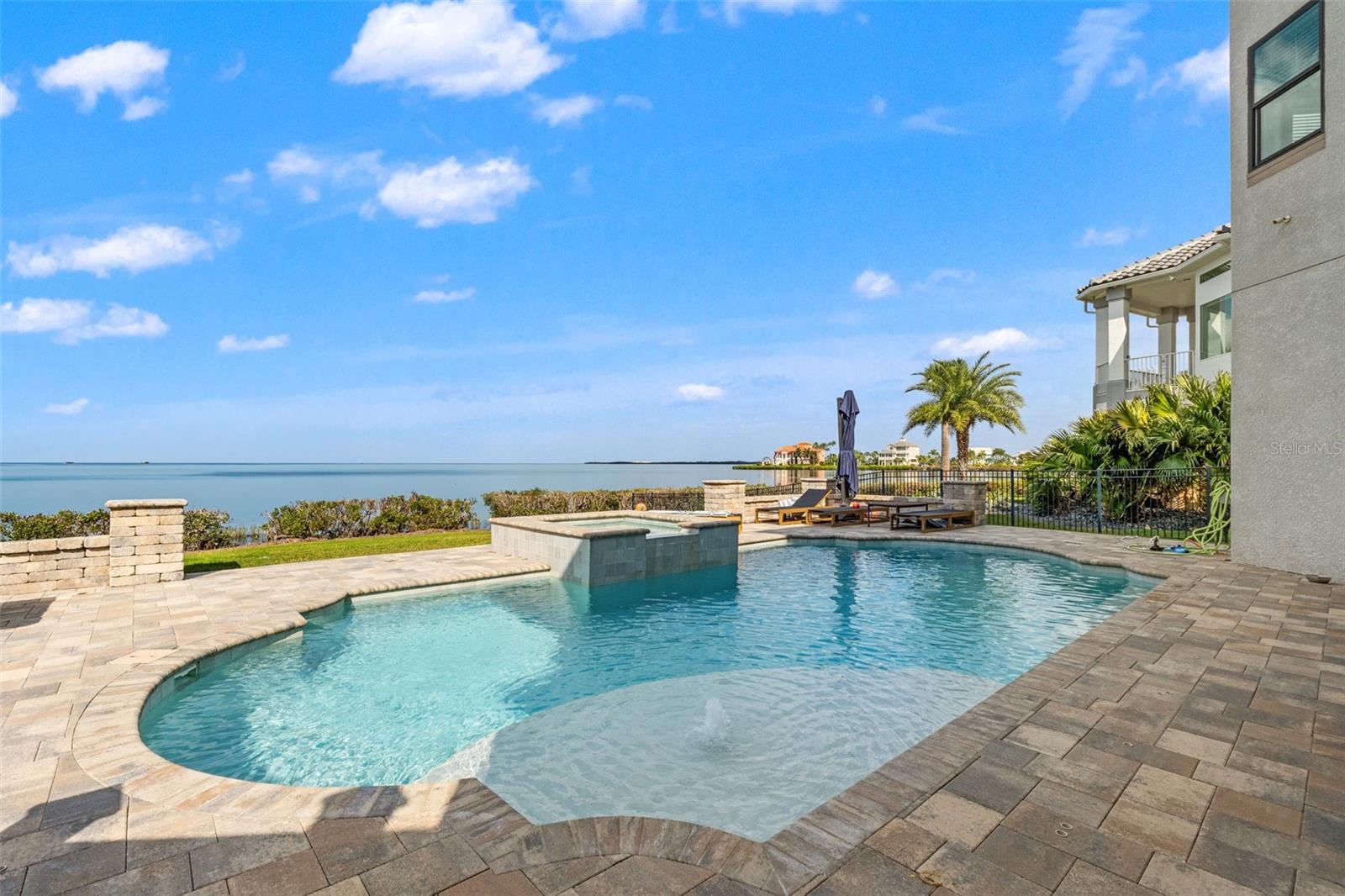 HARBORPOINTE - Residential