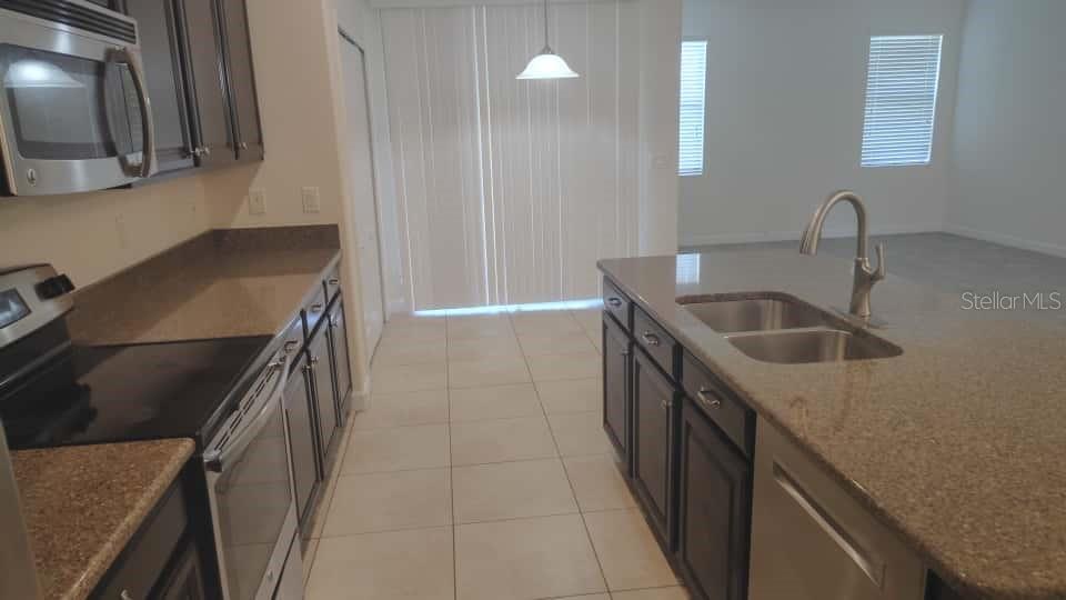 PROVIDENCE N-4 - Residential Lease