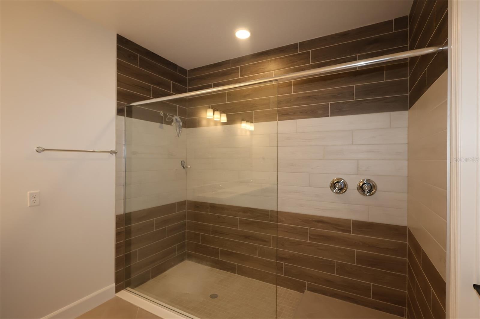 SOLACE AT CORNER LAKE - Residential