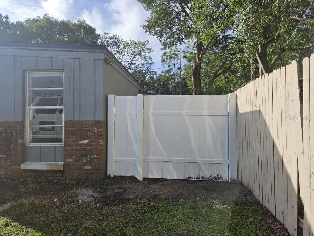 AZALEA PK SEC TWENTY-SIX - Residential Lease