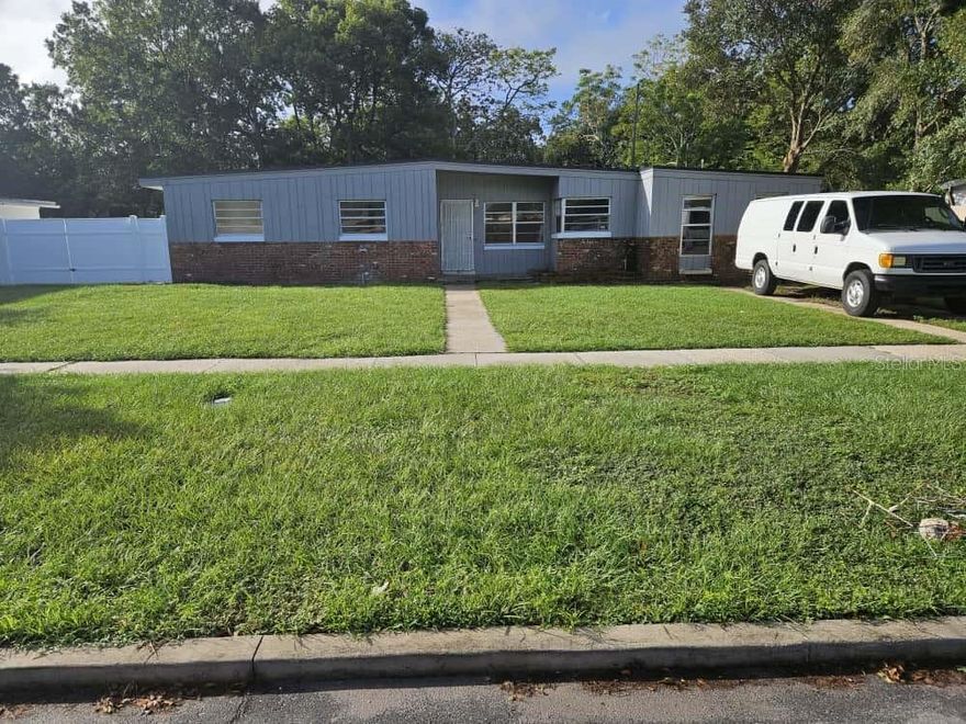 For rent! Cozy studio apartment with private entrance located near Curry Ford Road and Goldenrod Road.  This comfortable unit includes a private bathroom and parking pad right in front of the property for your convenience. Enjoy living in a great, quiet area close to everything! Just minutes away from Orlando International Airport, Downtown Orlando, and Lake Nona. You’ll find Publix, Walmart, Target, restaurants, shopping centers, and public transportation all nearby. Perfect if you are looking for a private and affordable place in a safe and convenient location. Ready to move in!