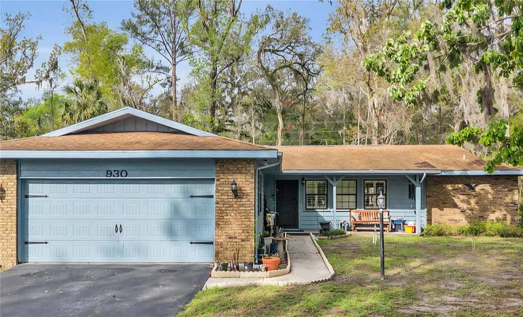 Photo of 930 Moonlight Lane, Brooksville, FL 34601 (MLS # J1004016)