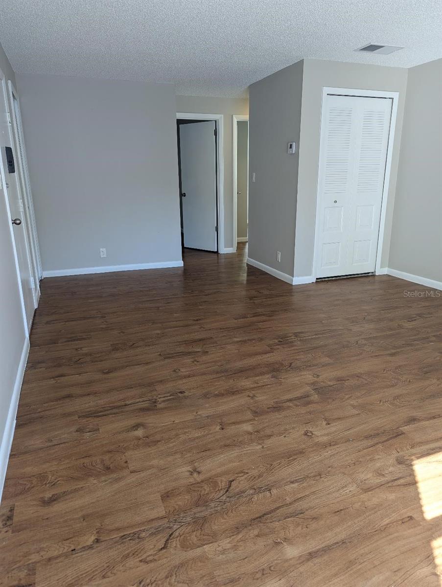 FORT KING OAKS - Residential Lease