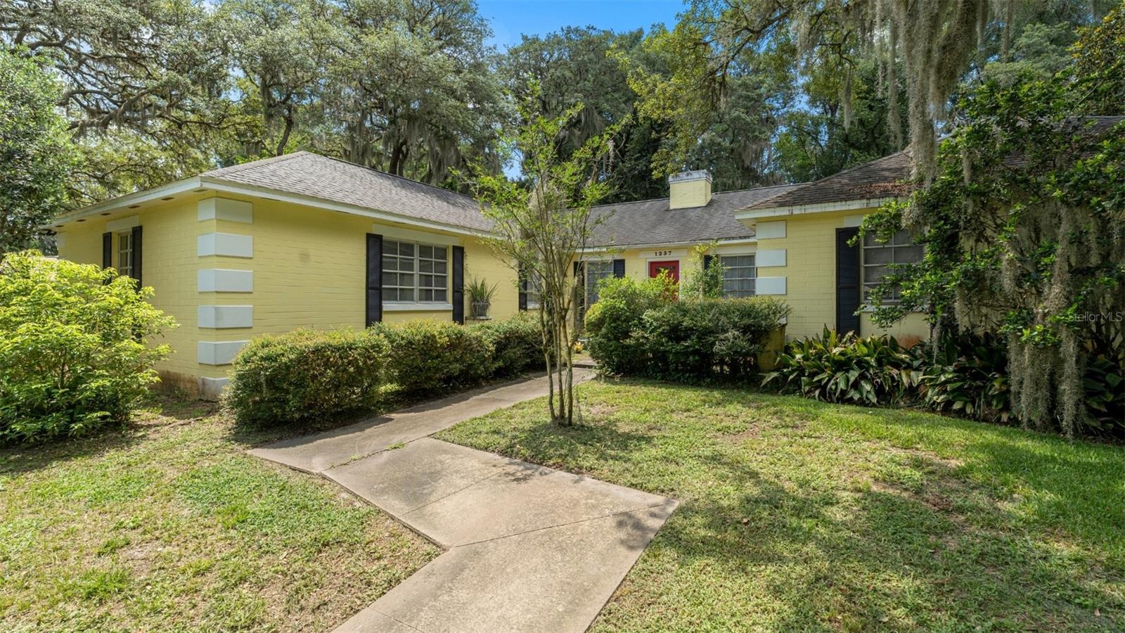 1237 CARDINAL LANE