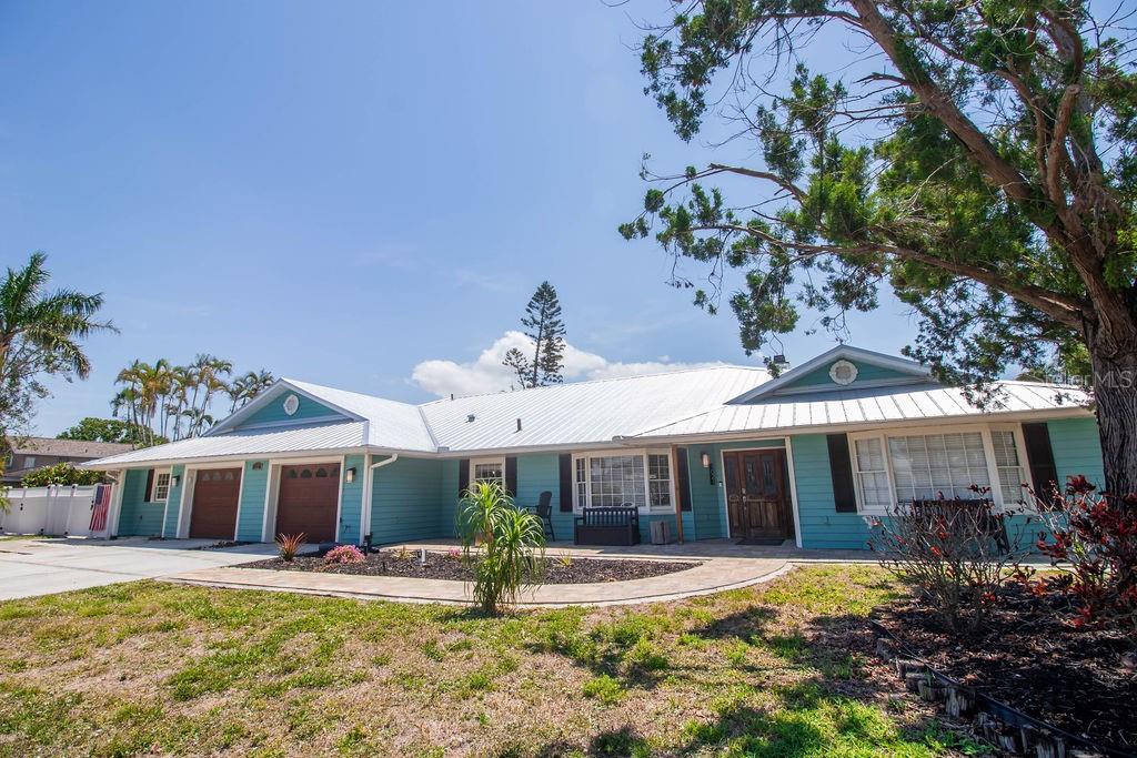 1021 ESTREMADURA DRIVE