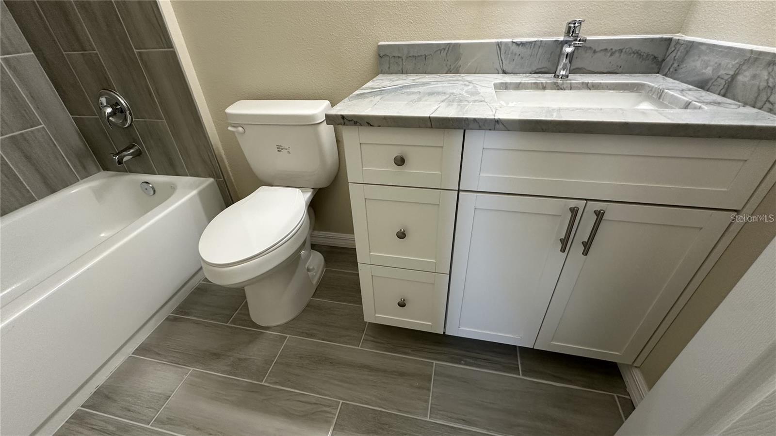 BRIDGEWATER CROSSING TOWNHOMES - Residential