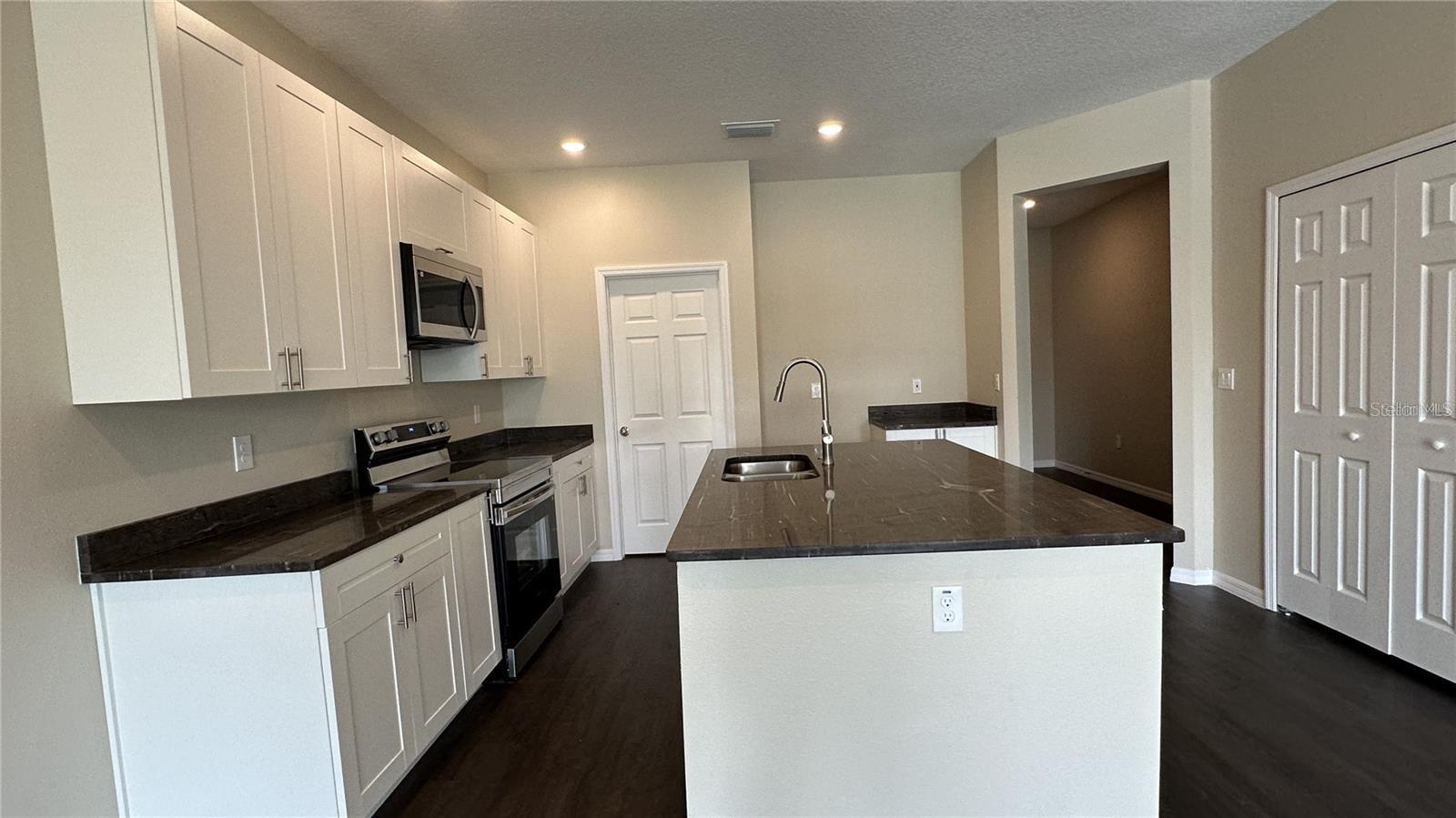 BRIDGEWATER CROSSING TOWNHOMES - Residential