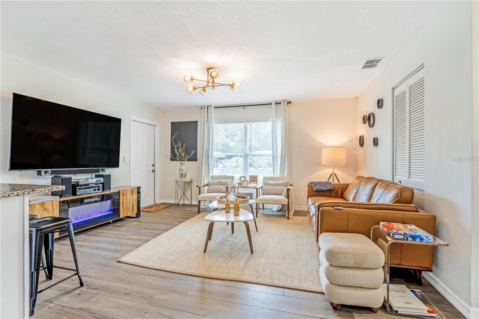 1455 WHITEWOOD DRIVE