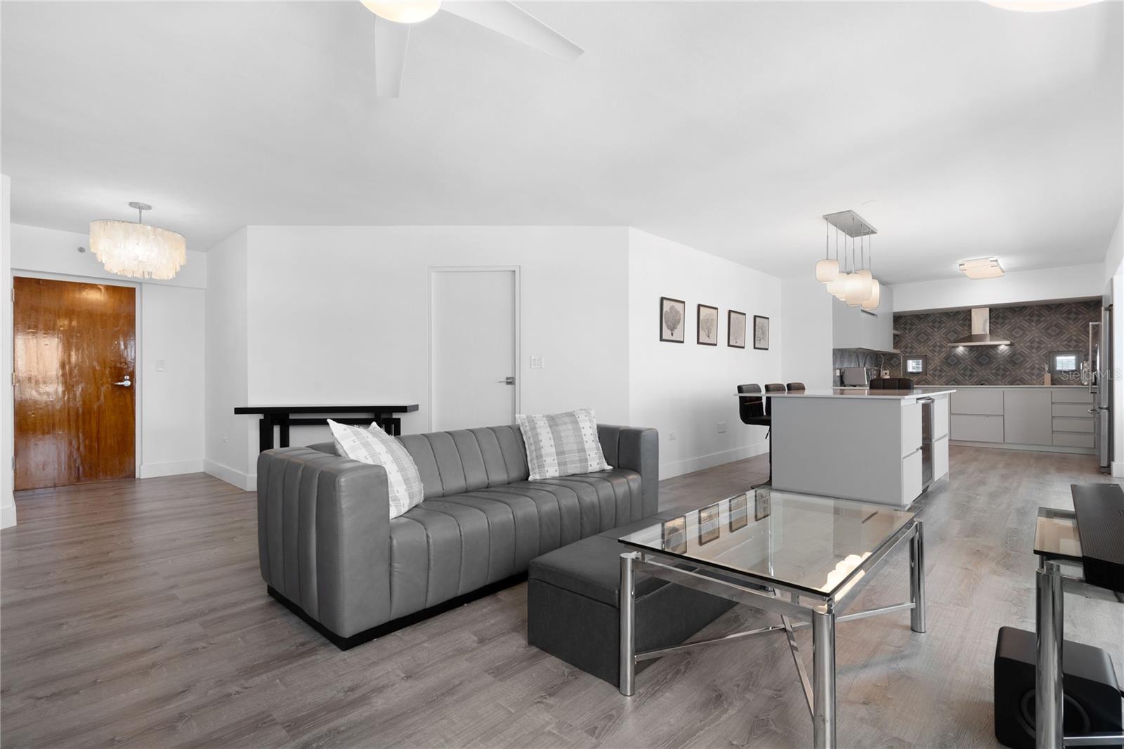 103 AVENIDA DE DIEGO 803N