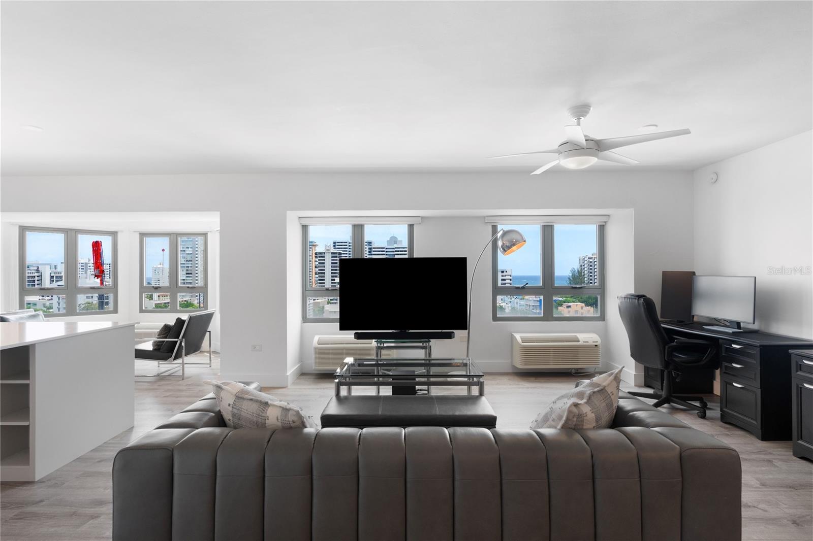 103 AVENIDA DE DIEGO 803N