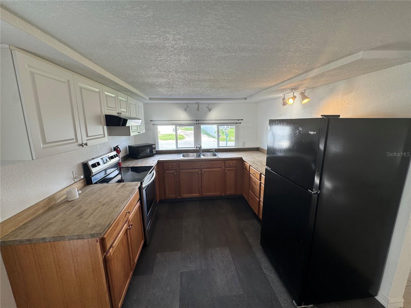 802 RIVER VIEW LANE
