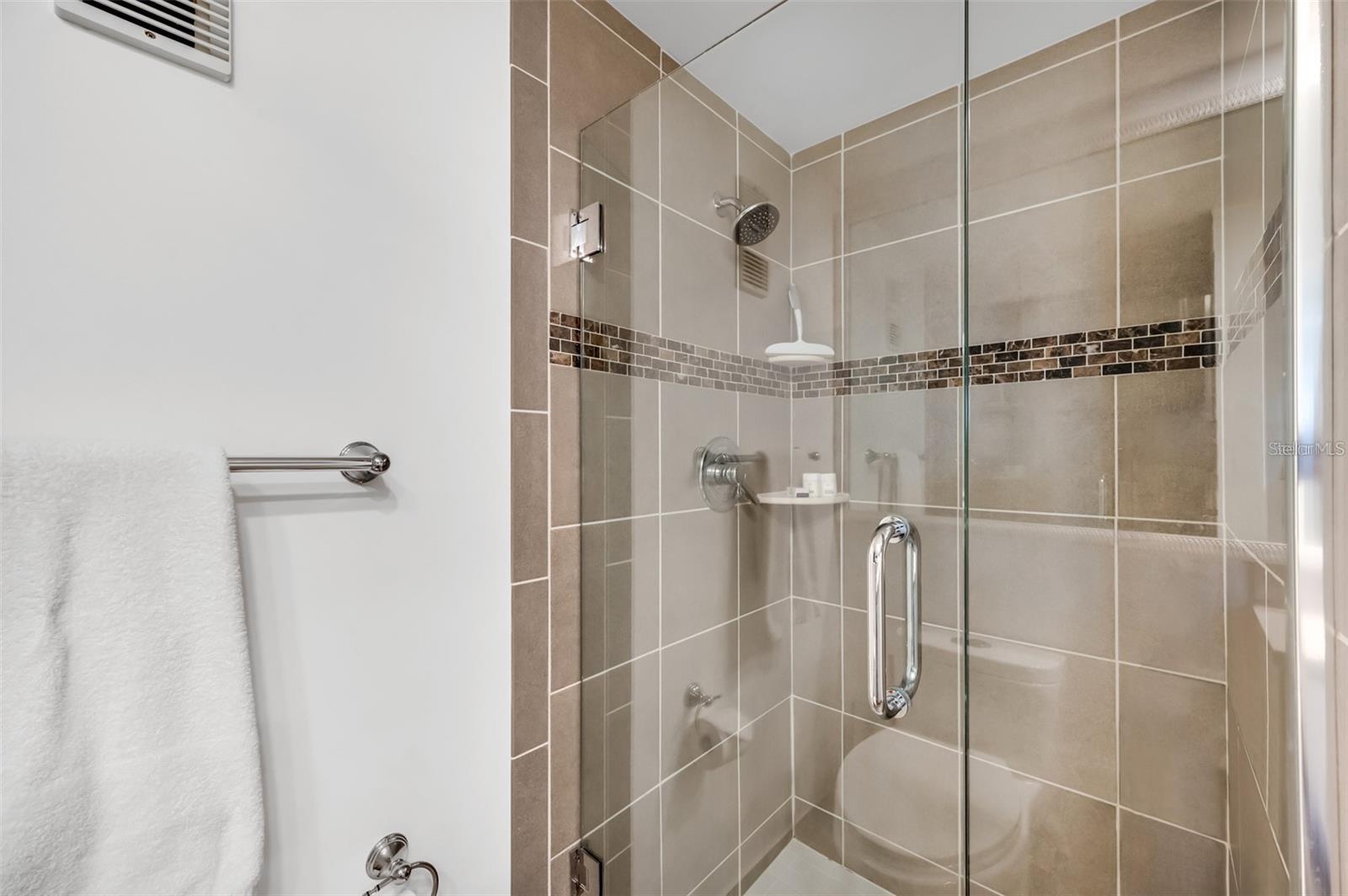 LANDMARK TOWERS - Residential Lease
