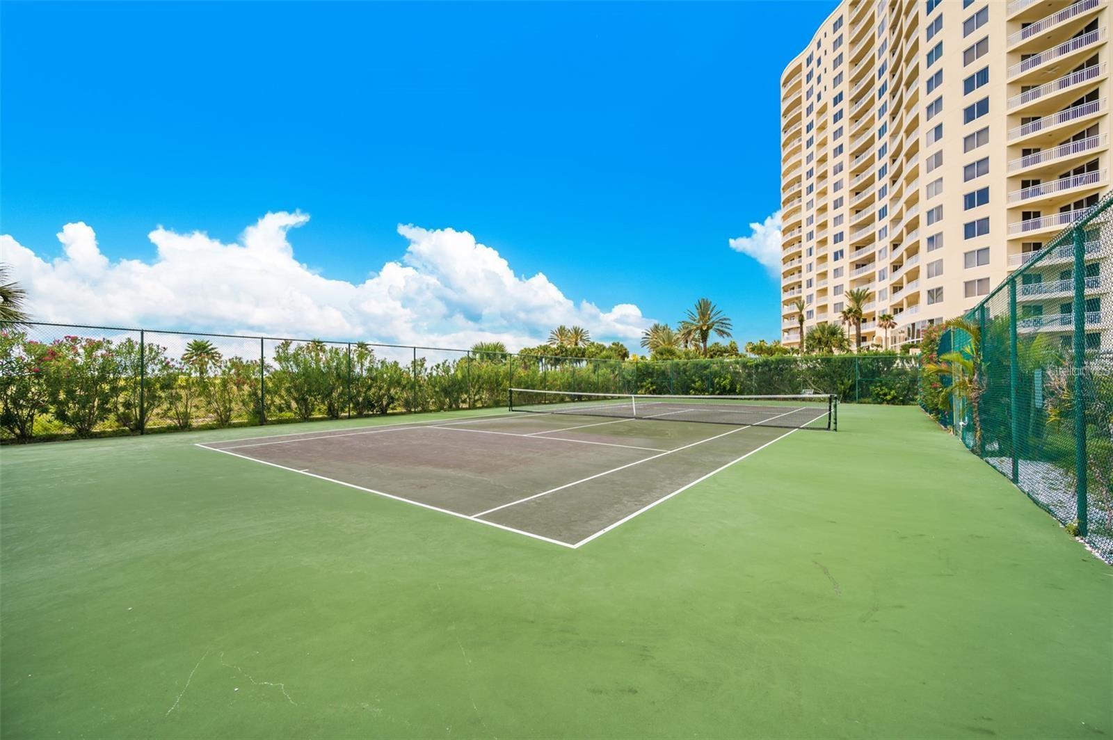 LANDMARK TOWERS - Residential Lease