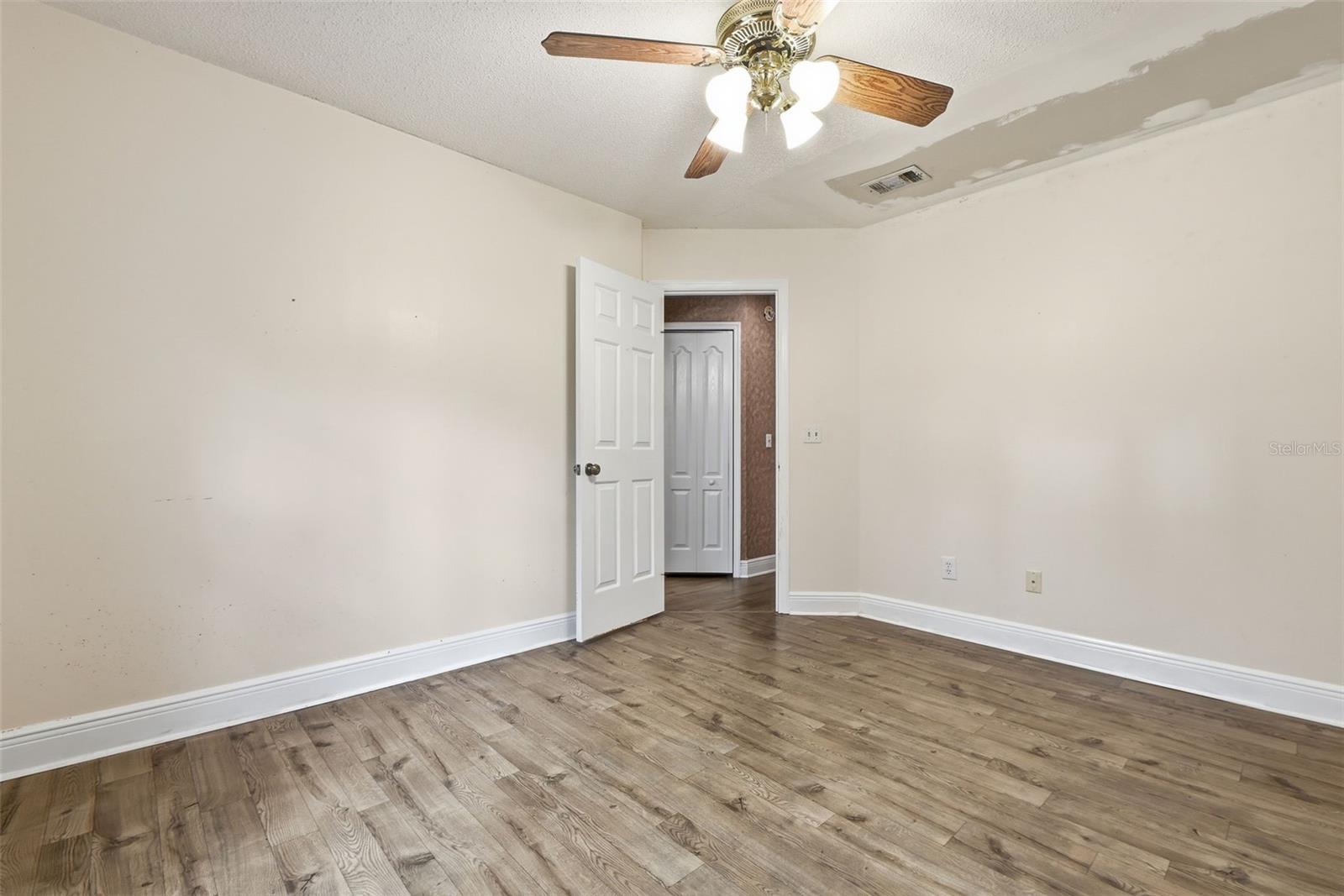 CROWN POINT WOODS PH 02 - Residential