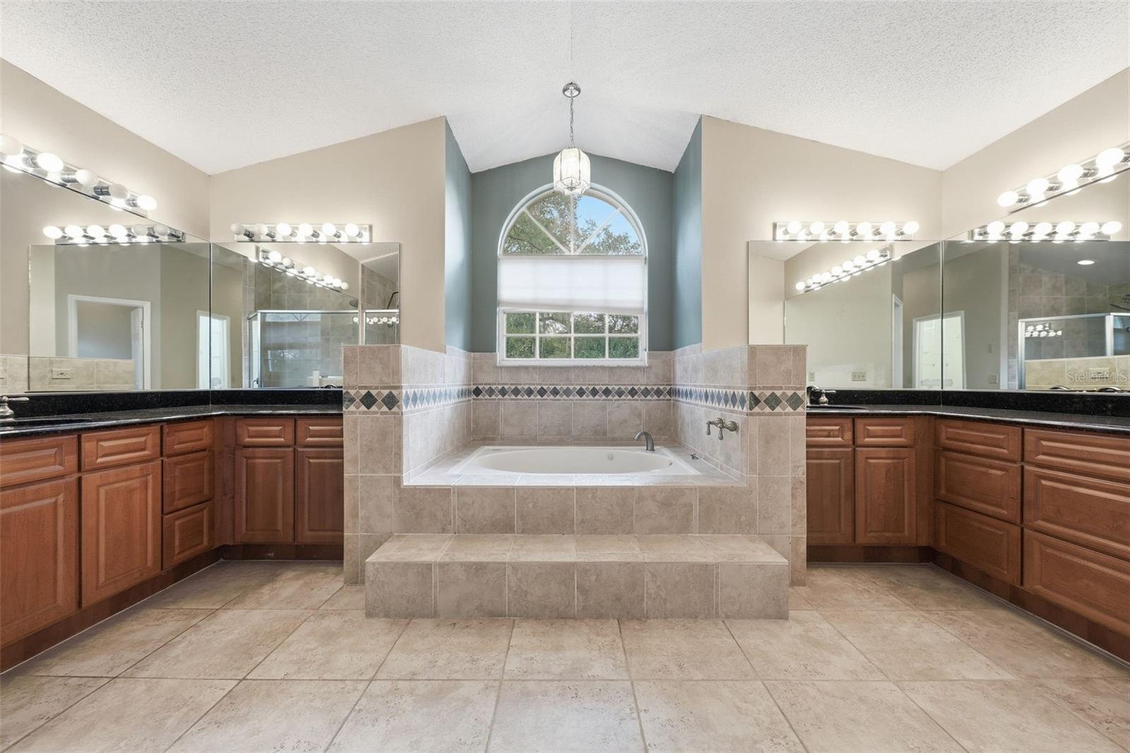 CROWN POINT WOODS PH 02 - Residential