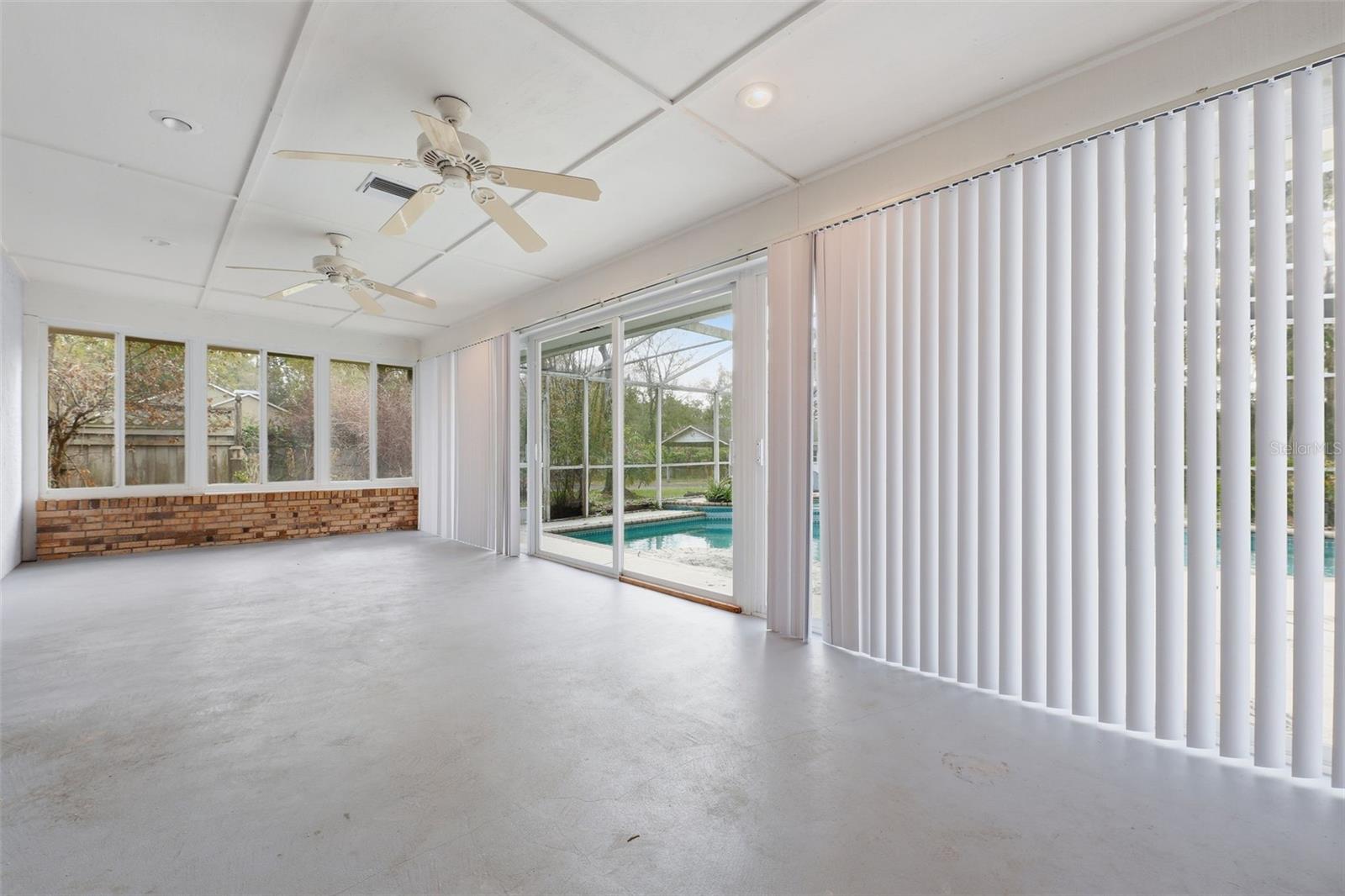 CROWN POINT WOODS PH 02 - Residential