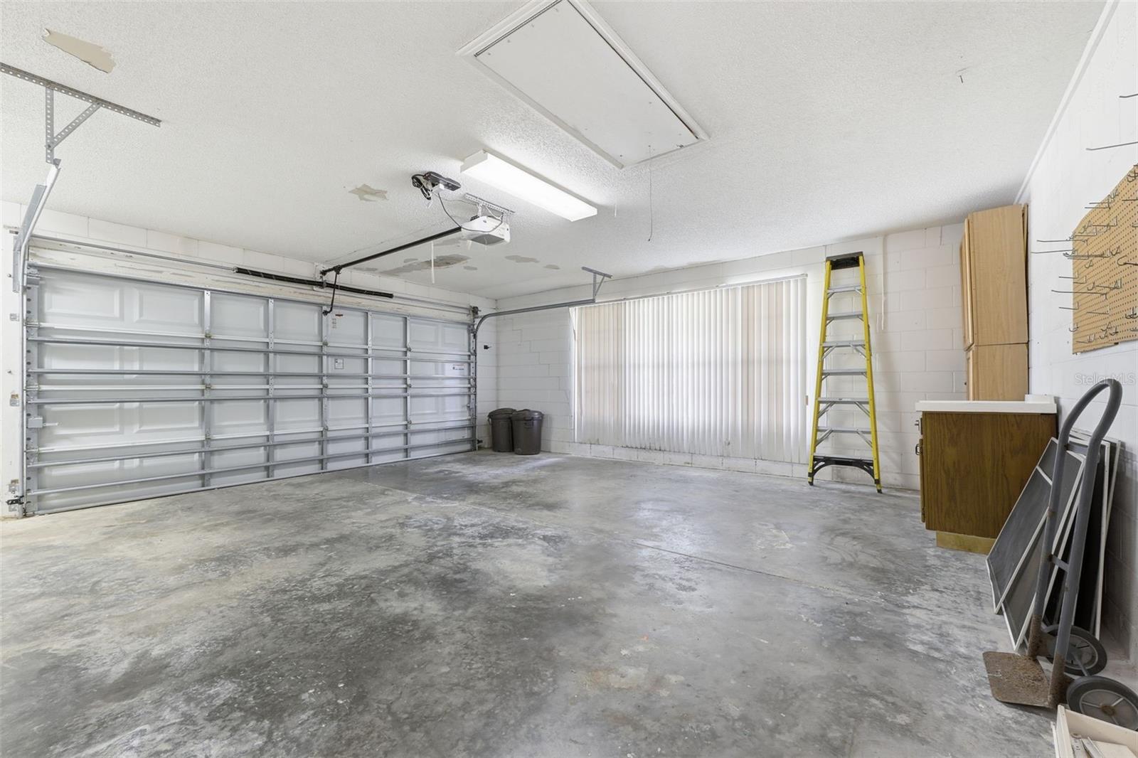 CROWN POINT WOODS PH 02 - Residential