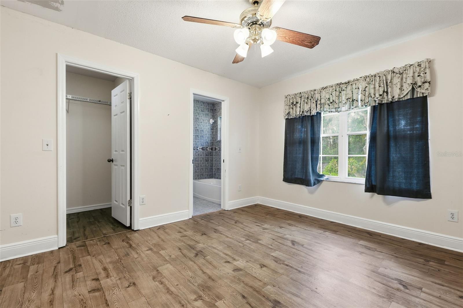 CROWN POINT WOODS PH 02 - Residential