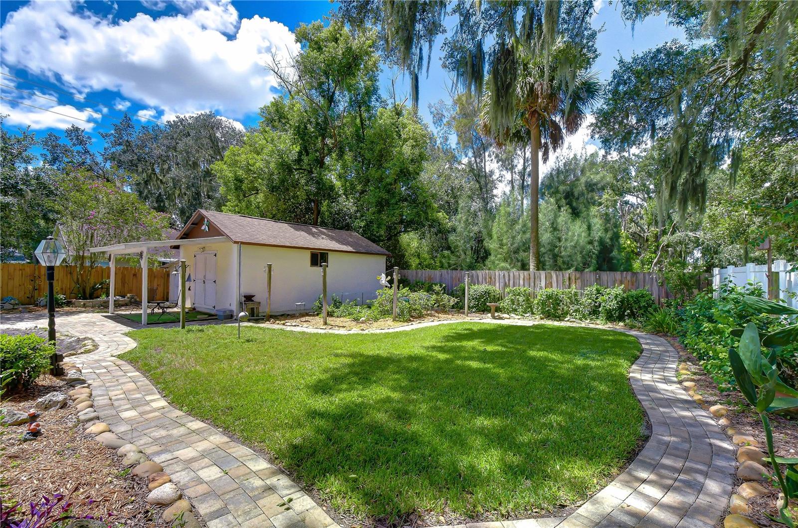 3917 KING DRIVE