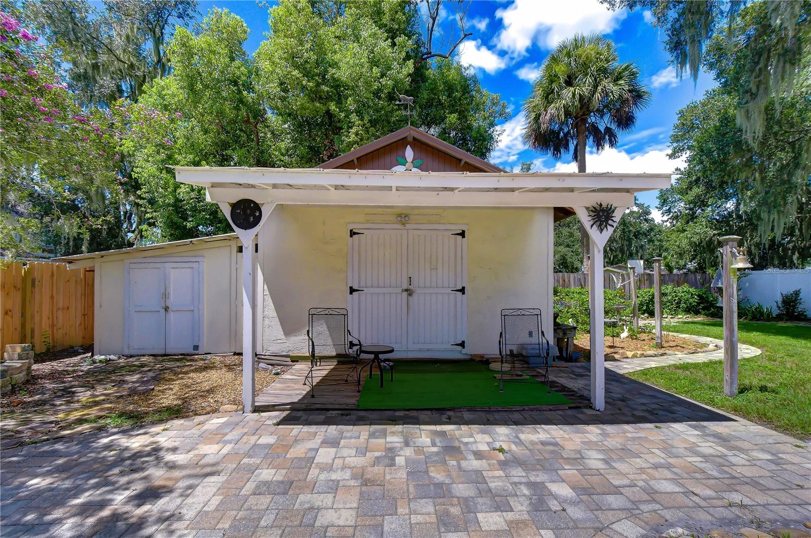 3917 KING DRIVE