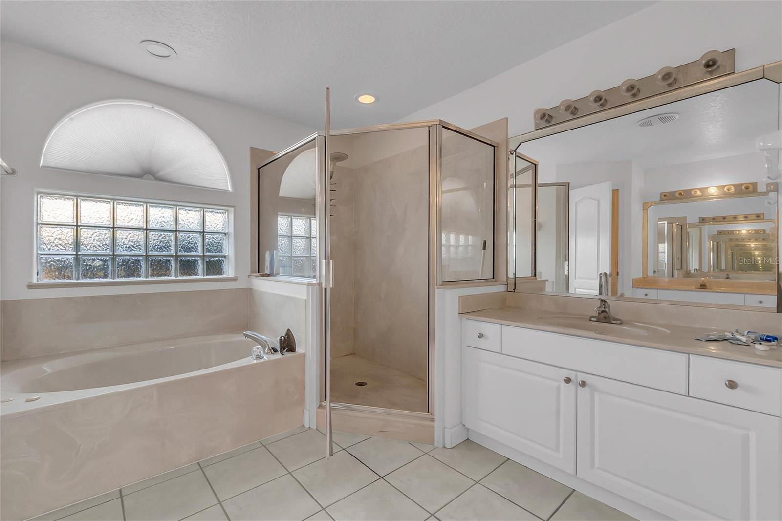 TUCKAWAY LAKE ESTATES - Residential