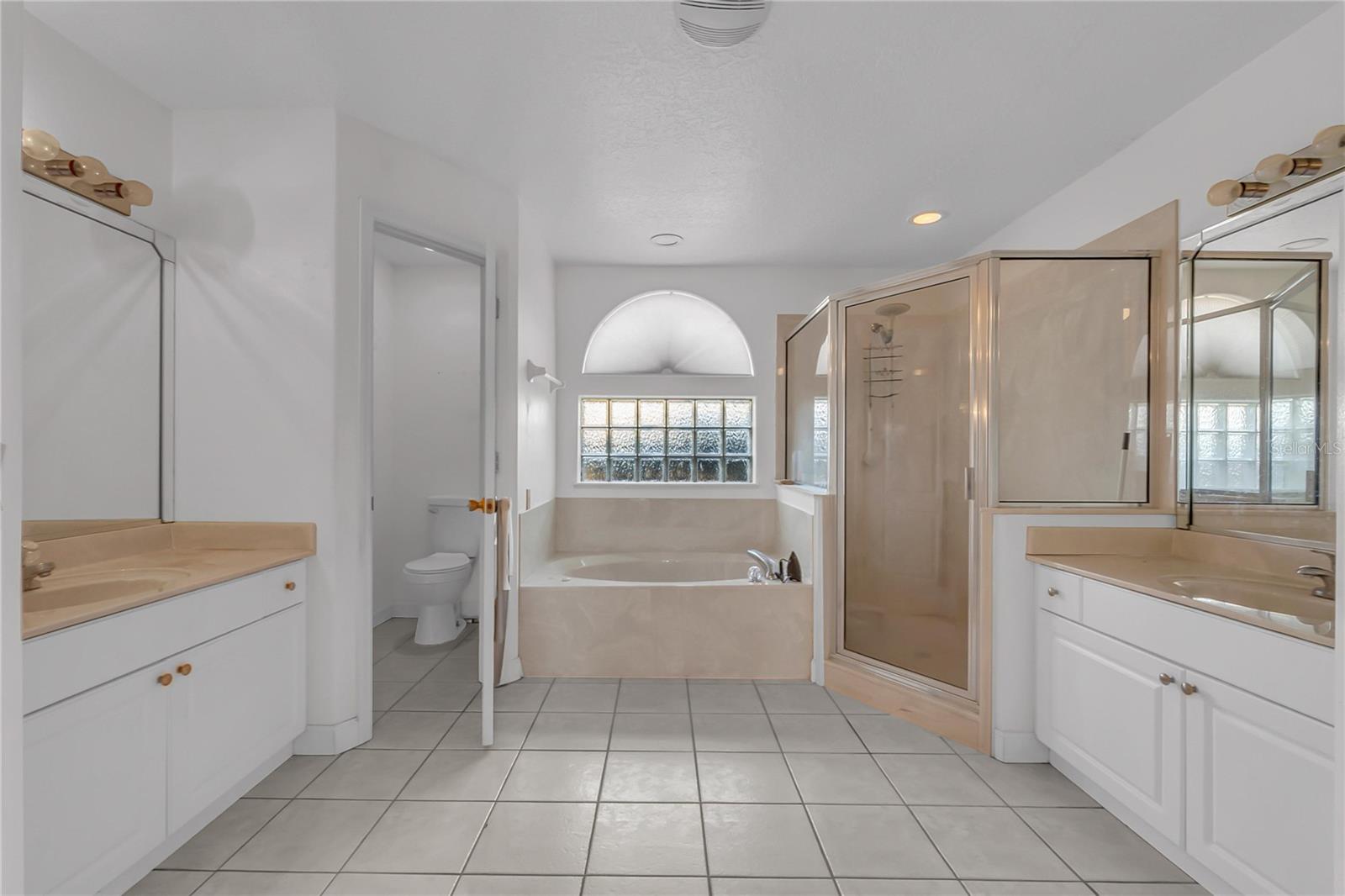 TUCKAWAY LAKE ESTATES - Residential